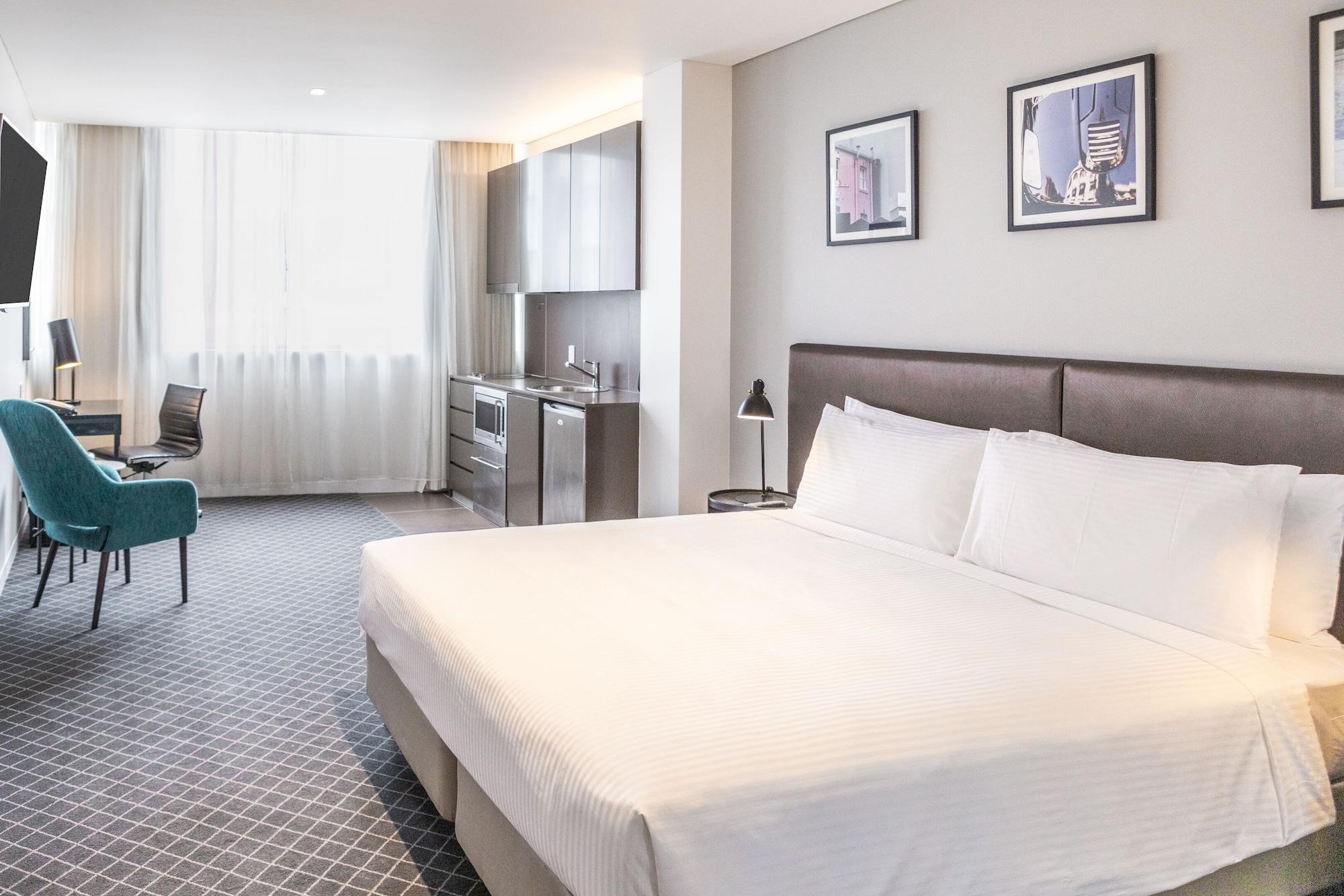 Holiday Inn & Suites Sydney Bondi Junction 외부 사진