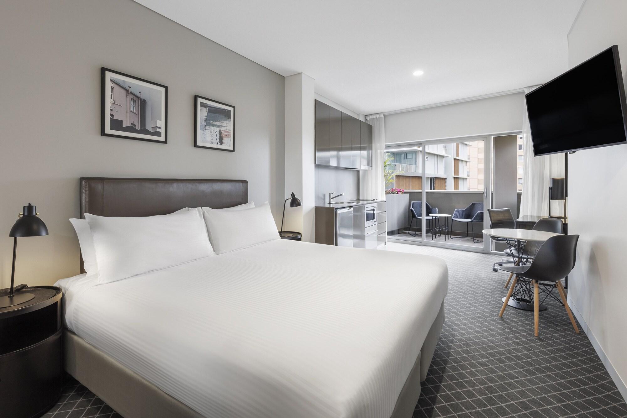 Holiday Inn & Suites Sydney Bondi Junction 외부 사진