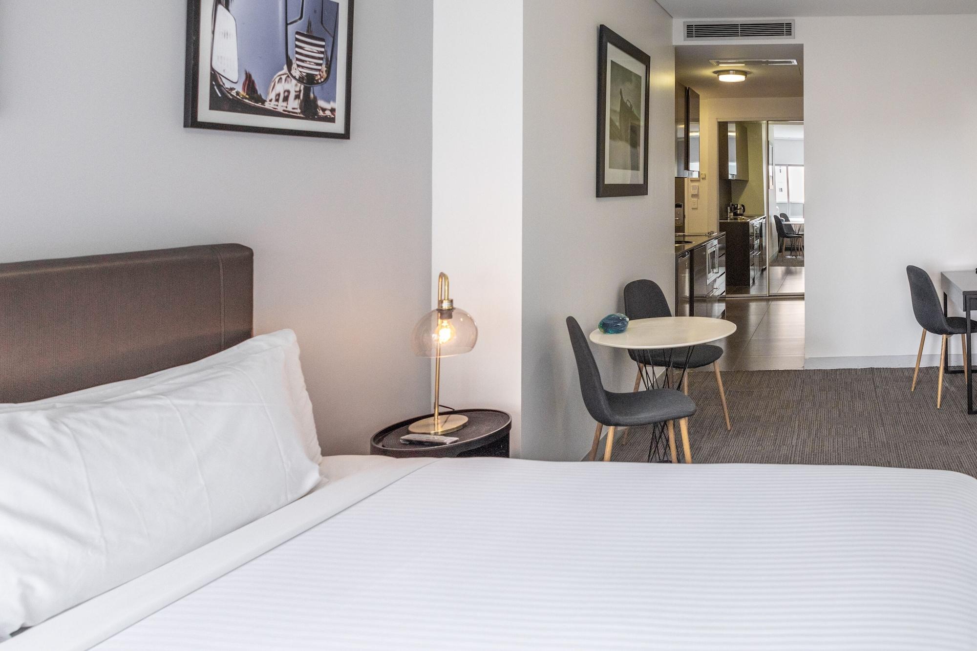 Holiday Inn & Suites Sydney Bondi Junction 외부 사진