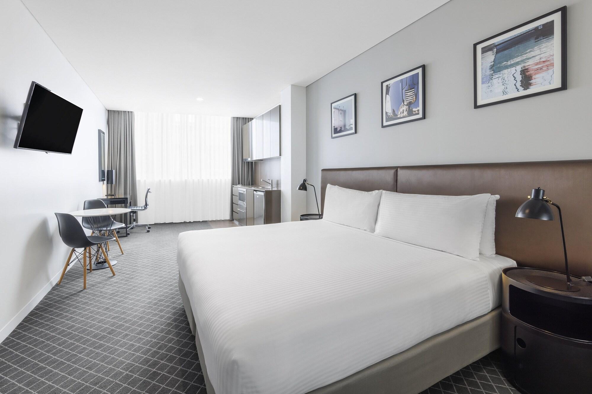 Holiday Inn & Suites Sydney Bondi Junction 외부 사진