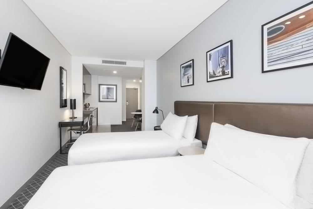 Holiday Inn & Suites Sydney Bondi Junction 외부 사진