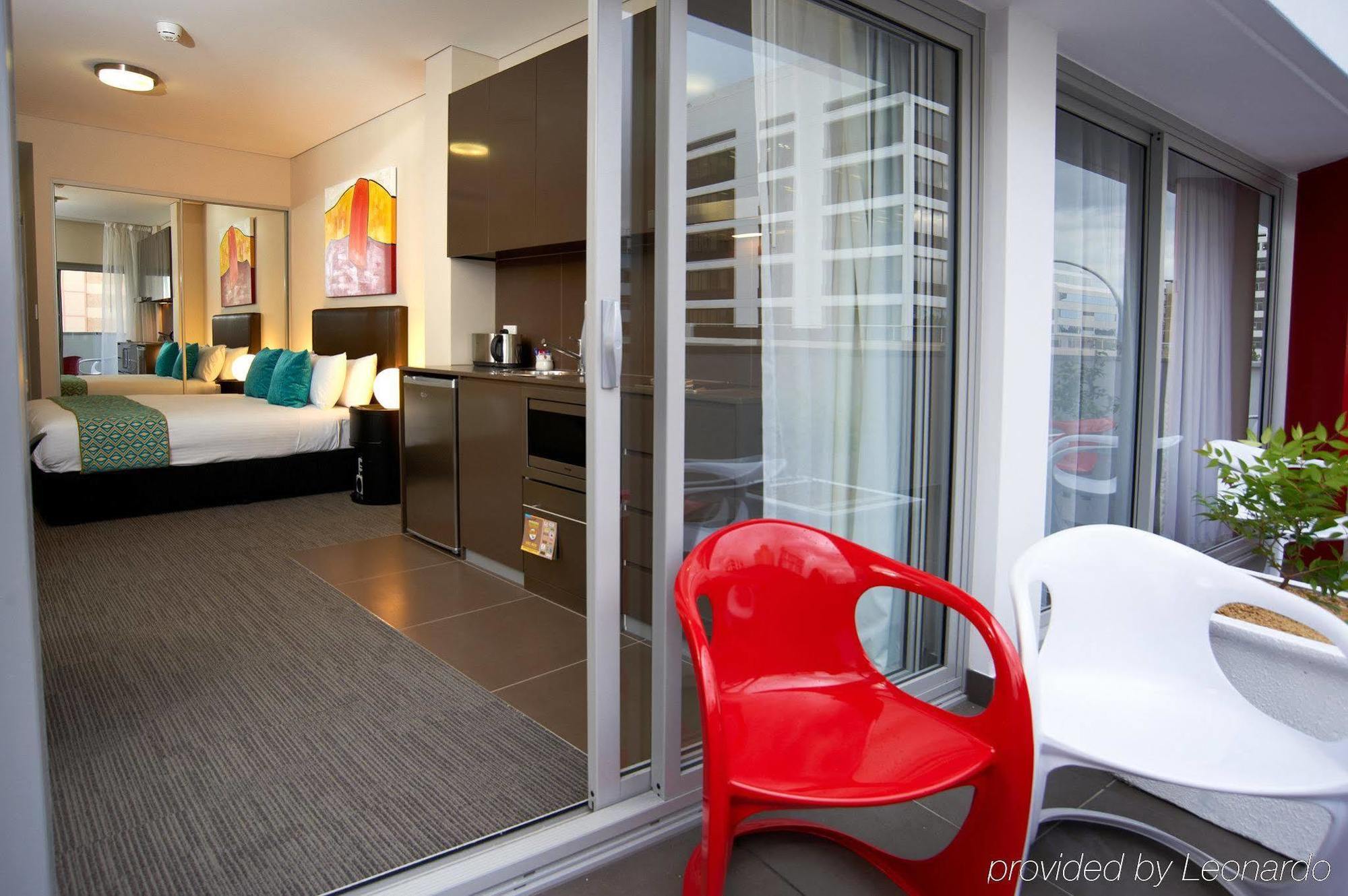 Holiday Inn & Suites Sydney Bondi Junction 외부 사진